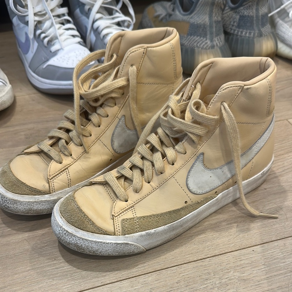Nike High-Top Sneakers in Beige and White
